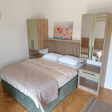 Diana Rooms And Apartments Стариград-Паклениця Екстер'єр фото