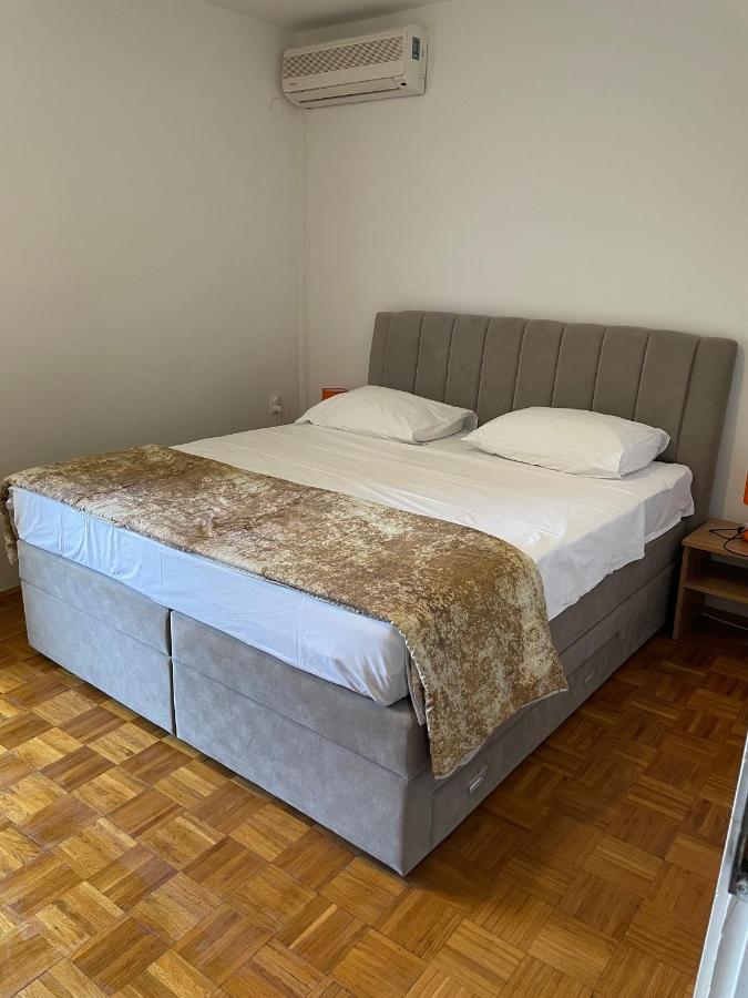 Diana Rooms And Apartments Стариград-Паклениця Екстер'єр фото