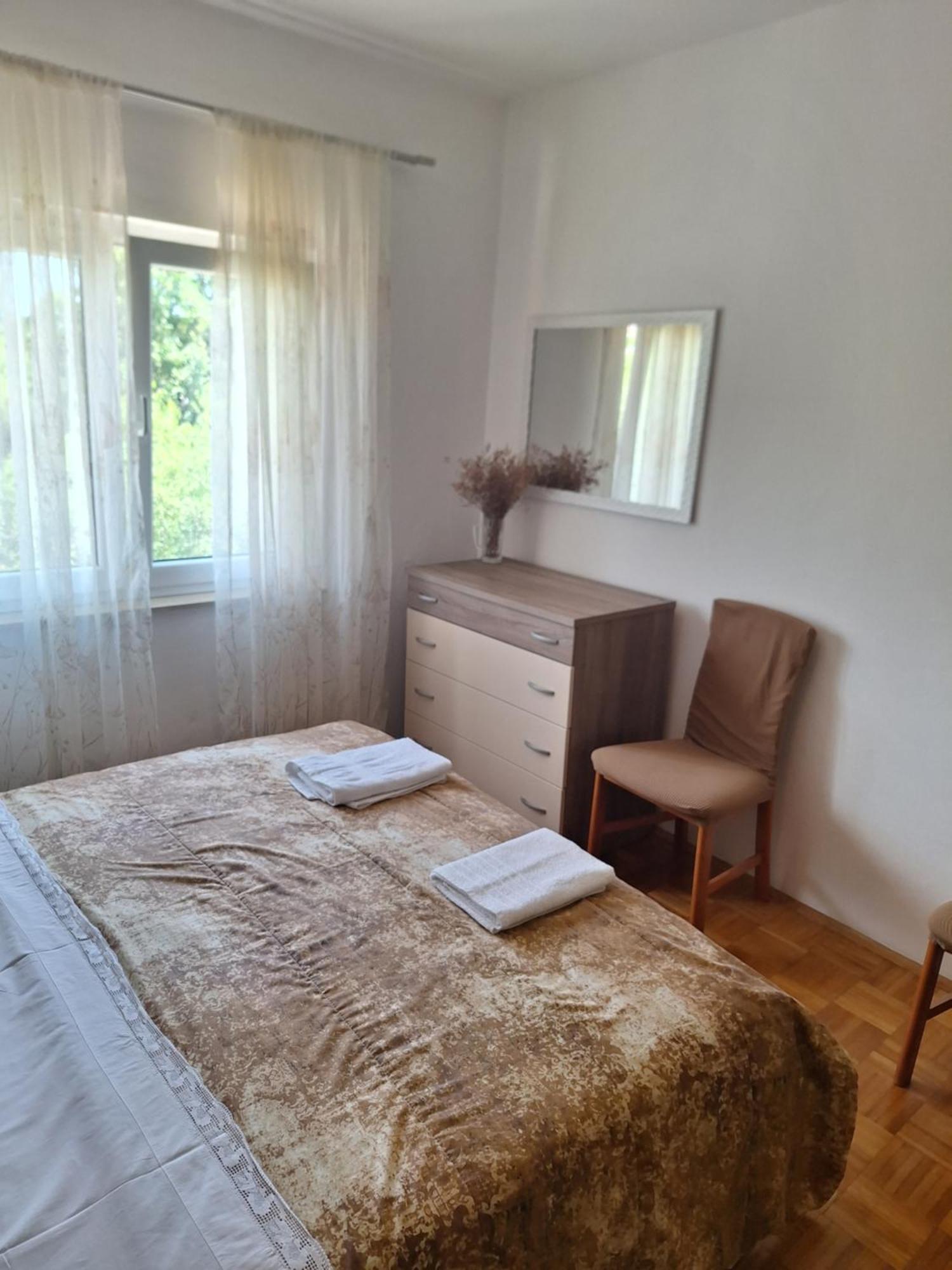 Diana Rooms And Apartments Стариград-Паклениця Екстер'єр фото